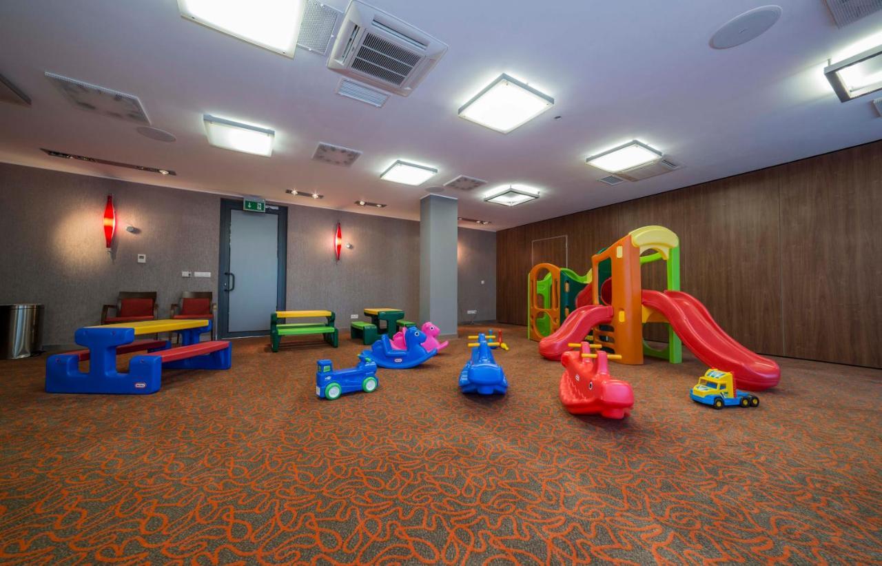 Centrum Wypoczynkowo-Konferencyjne Solaris Łazy エクステリア 写真
