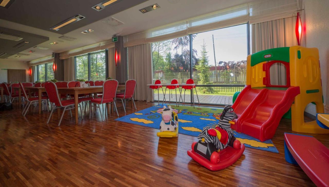 Centrum Wypoczynkowo-Konferencyjne Solaris Łazy エクステリア 写真